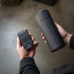 EKSTER CARBON FIBER CARDHOLDER